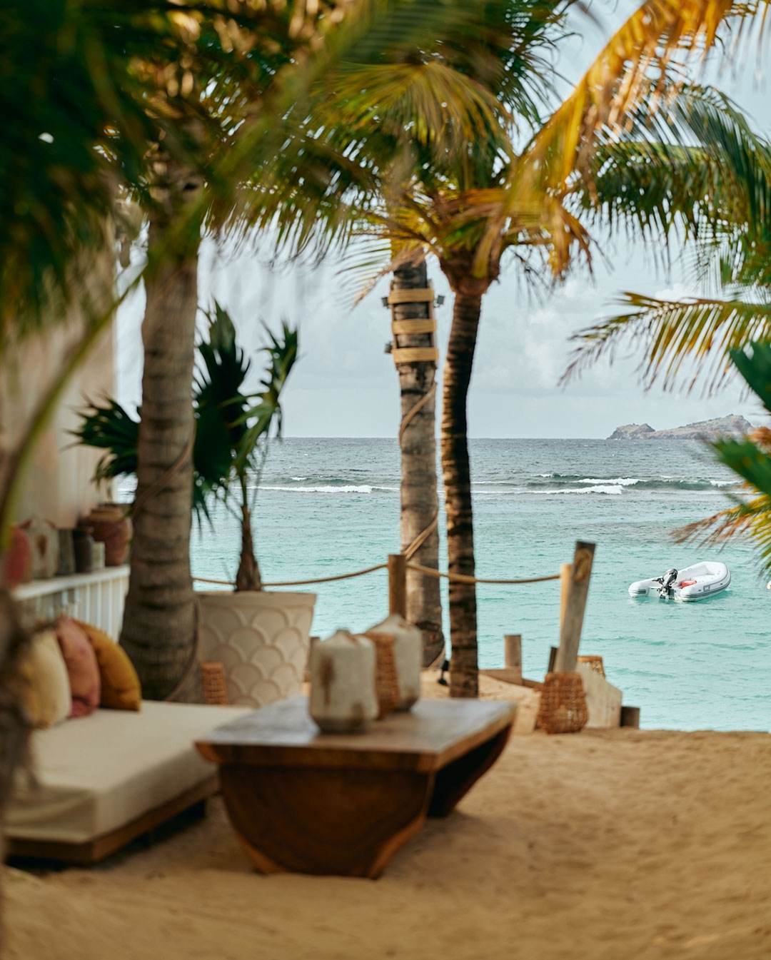 ST BARTH MOMENTS 