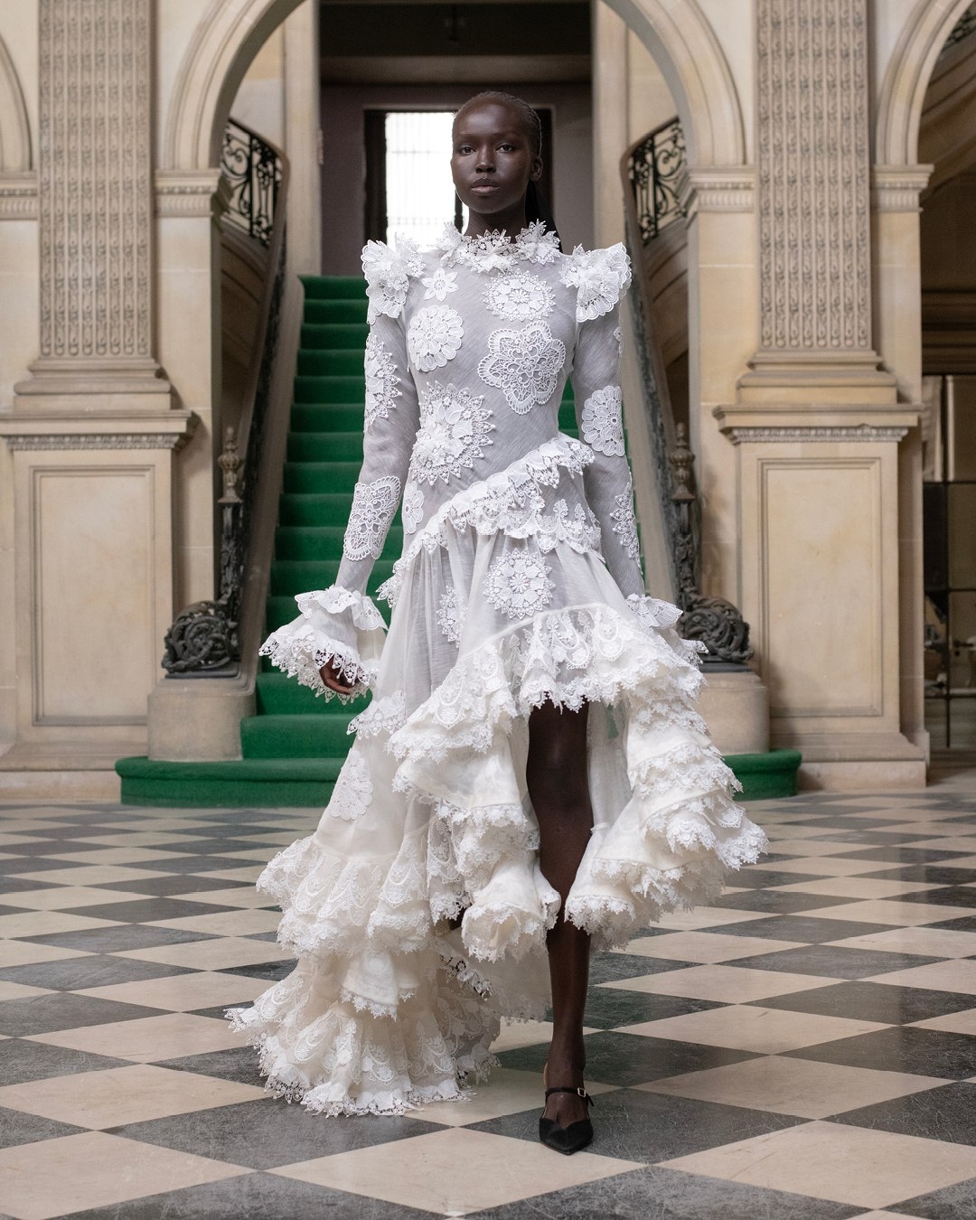 Discover the Resort RTW 2024 Runway