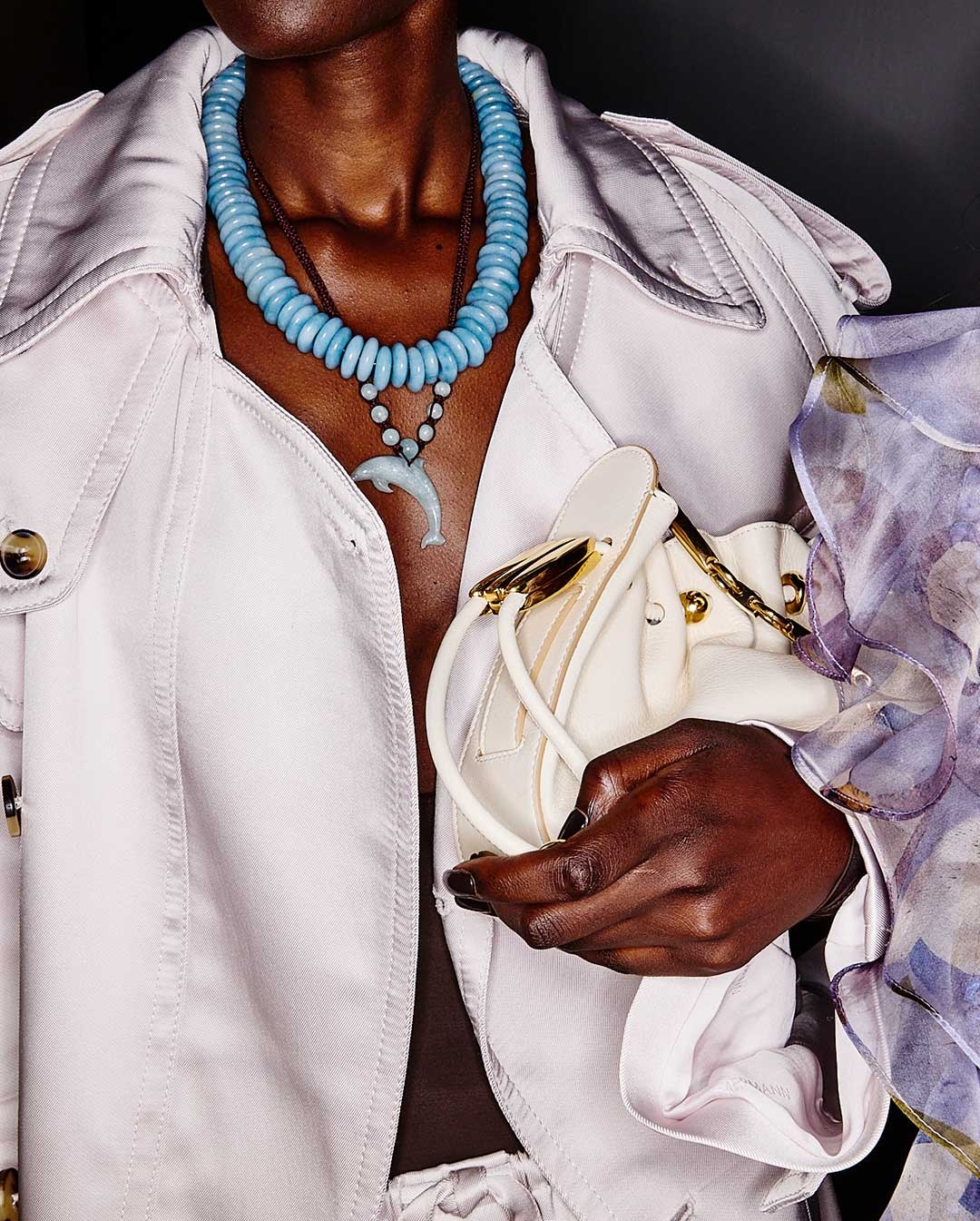 Caren nel look 46 