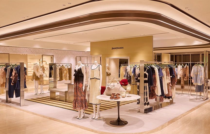 Discover our first pop-up Boutique located at Shinsegae, Seoul.