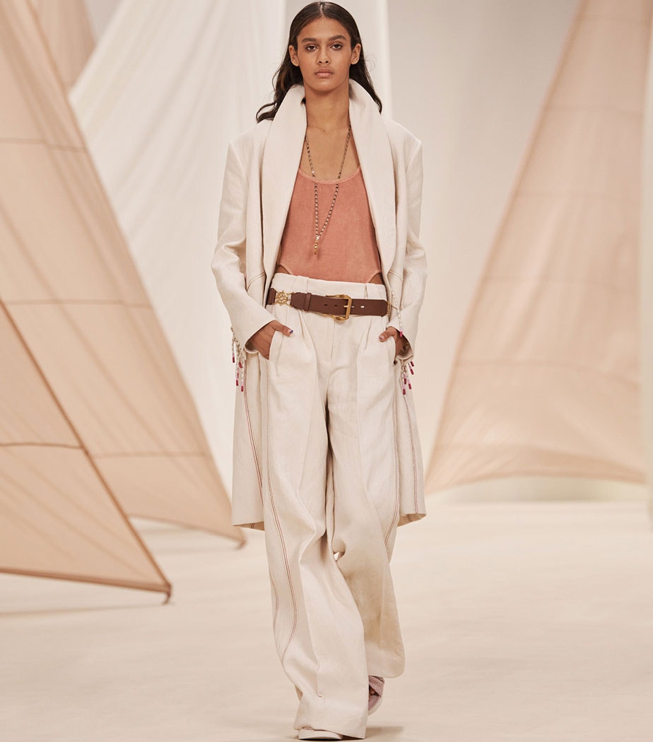 R23 Runway Look 28