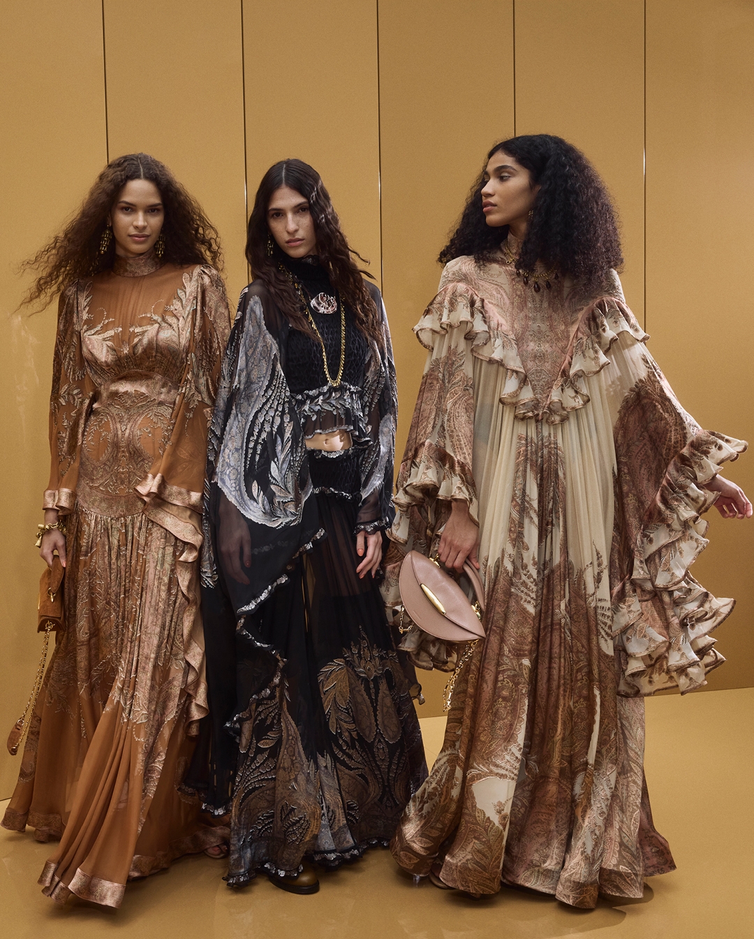 ANGEL IN LOOK 28, GABRIELLY IN LOOK 39 AND RAYNARA IN LOOK 24 