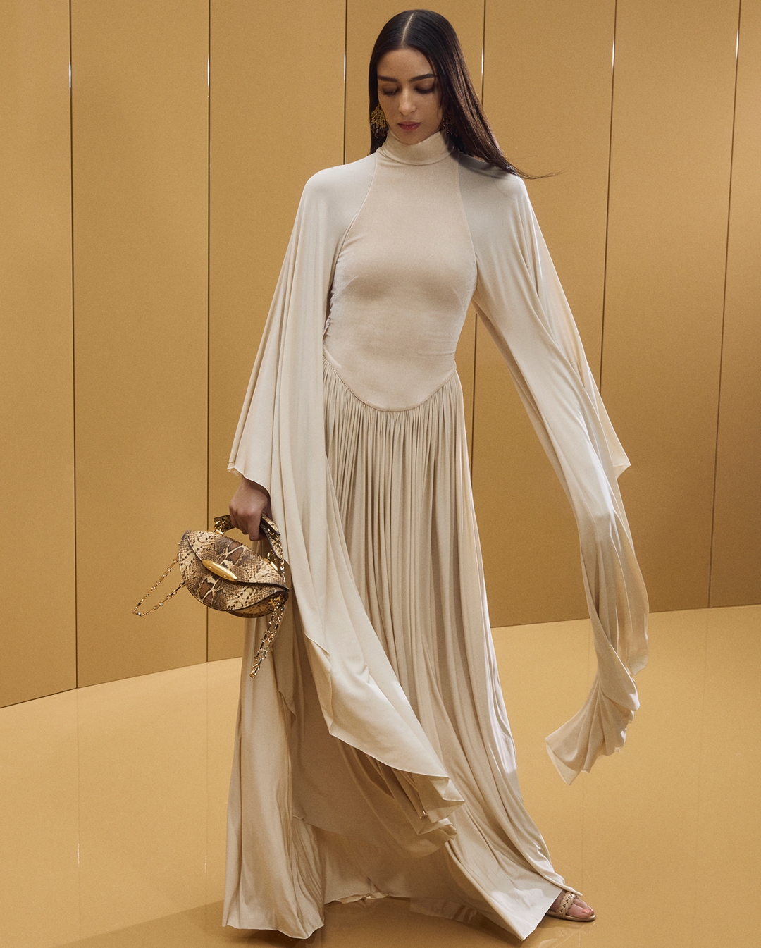 Nora in look 33 