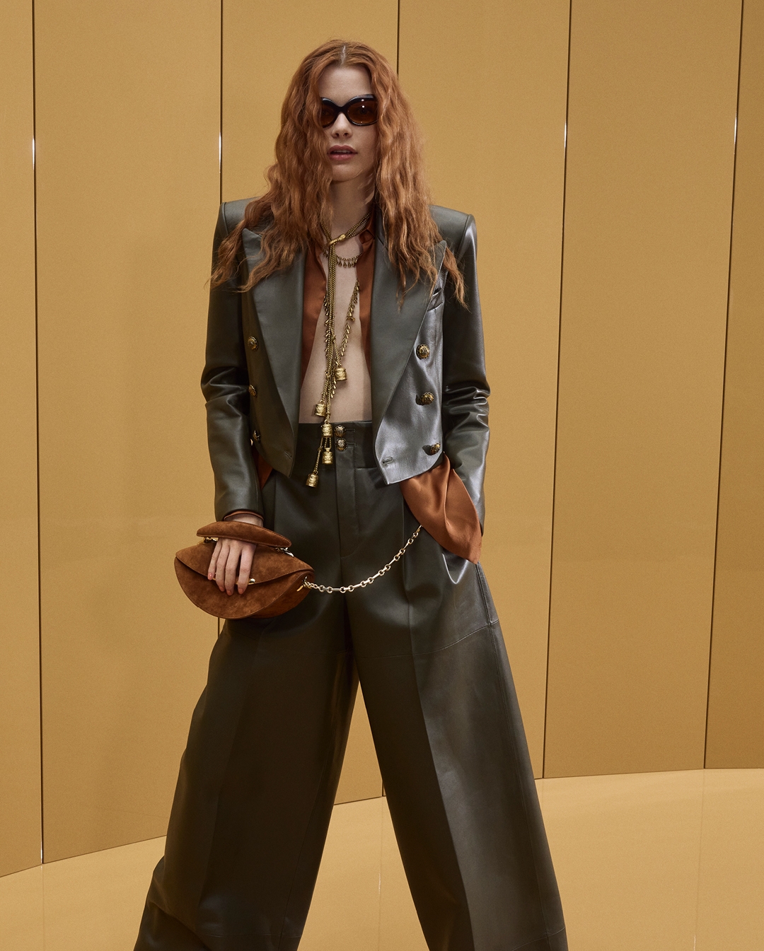 Louise in look 16 