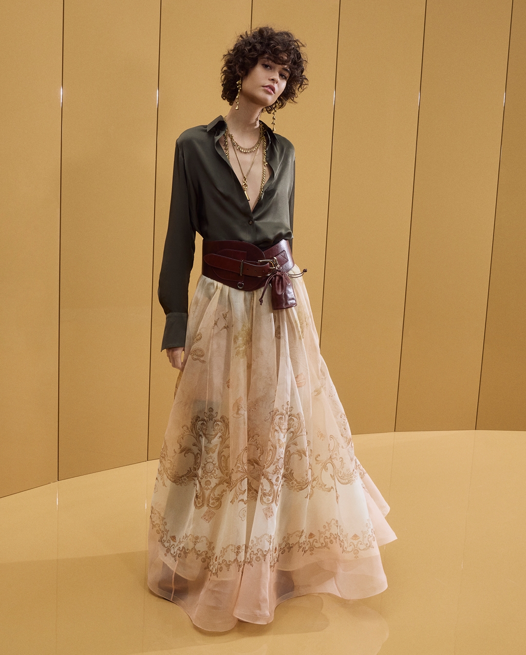 Sophia in look 15 