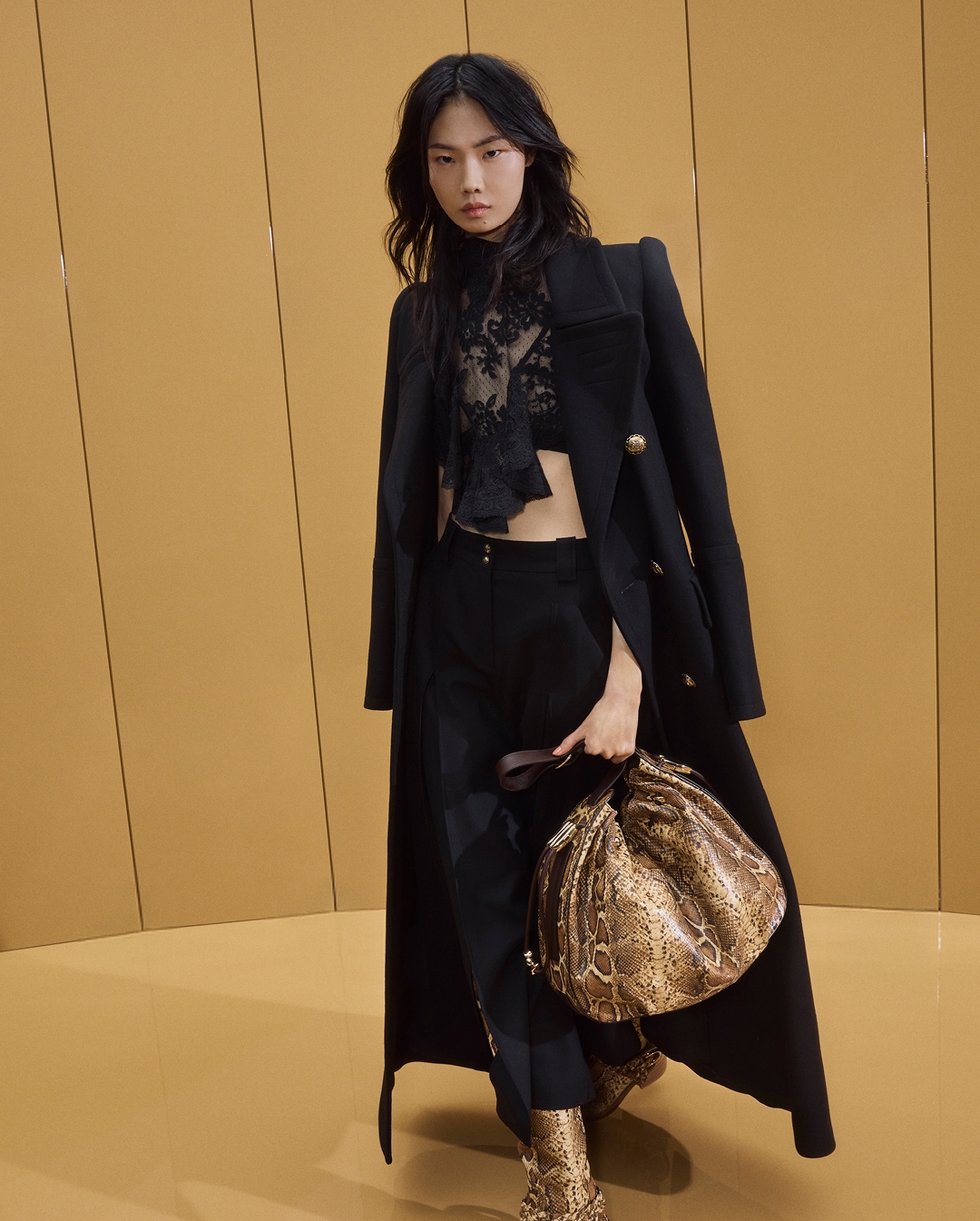 Sijia in look 48 