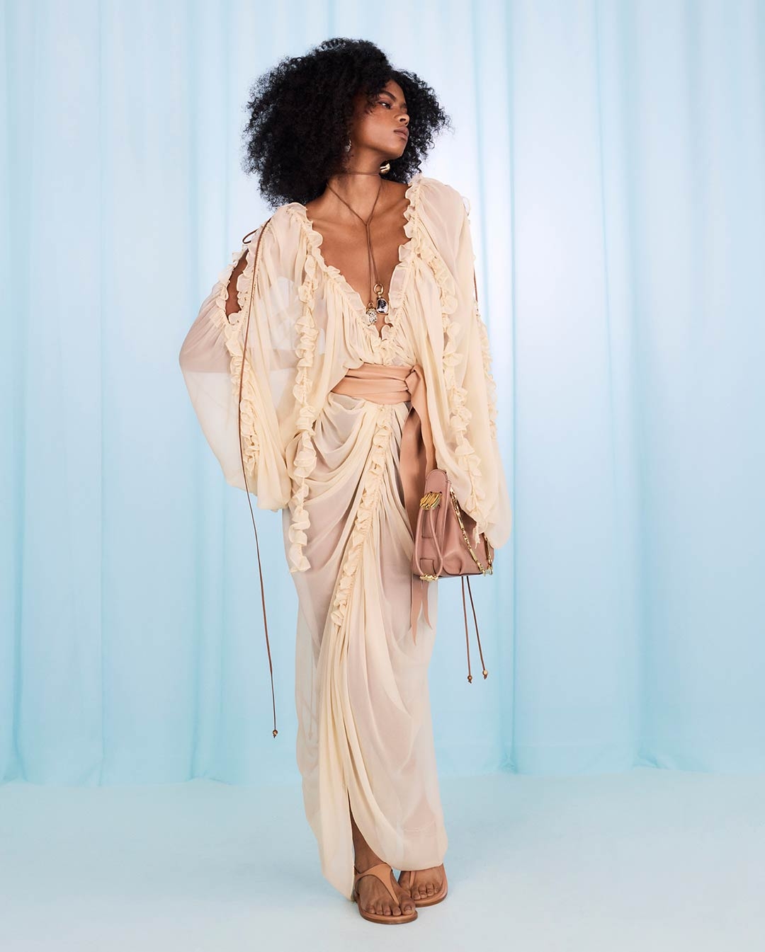 Gloria in look 6  