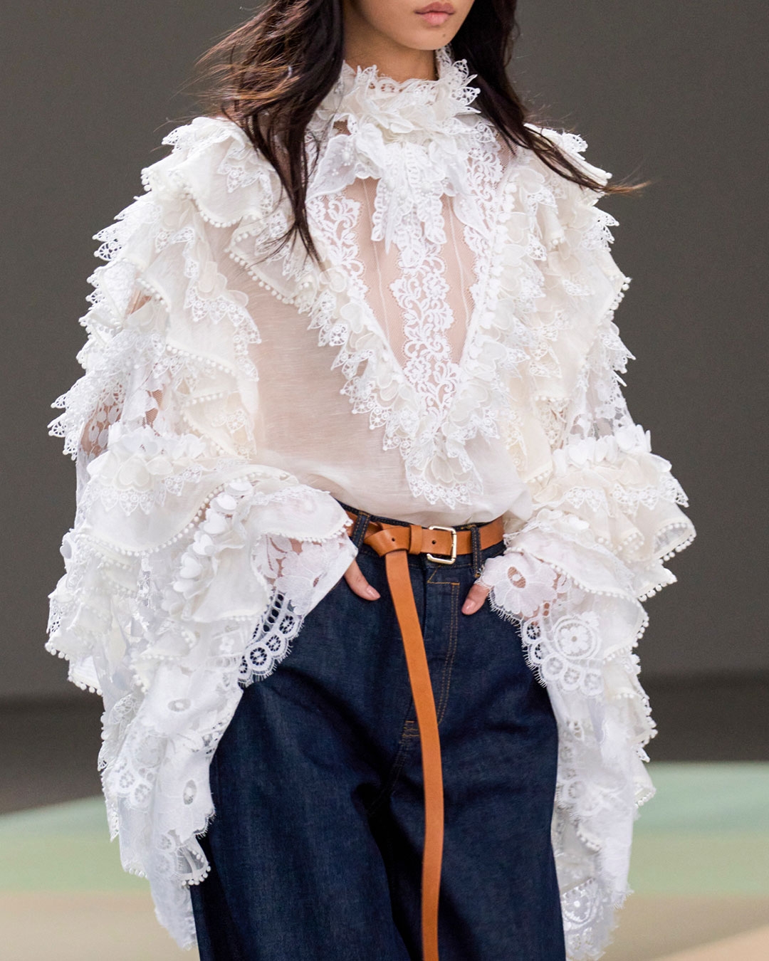 LOOK 4: CRUSH HEART TRIM BLOUSE IN IVORY, CRUSH STRAIGHT JEAN IN NIGHT SKY, LONG BELT 25 IN TAN, ZIMMERMANN PIXIE LOW SNEAKER IN IVORY 