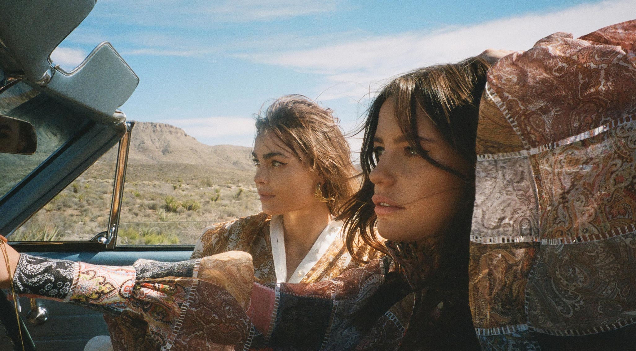 Bambi and Lily in Las Vegas in Zimmermann